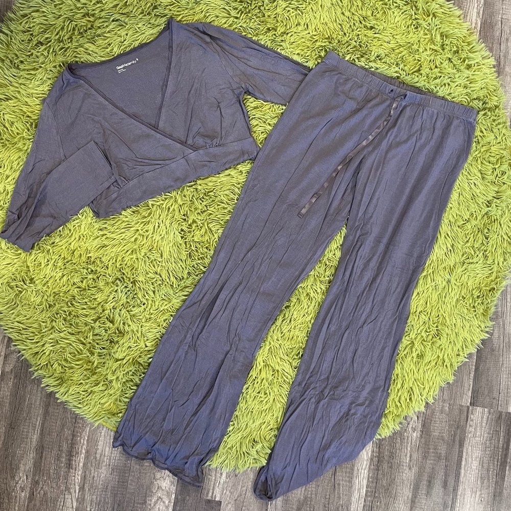 Gap Maternity and Nursing Pajama set Purple size M